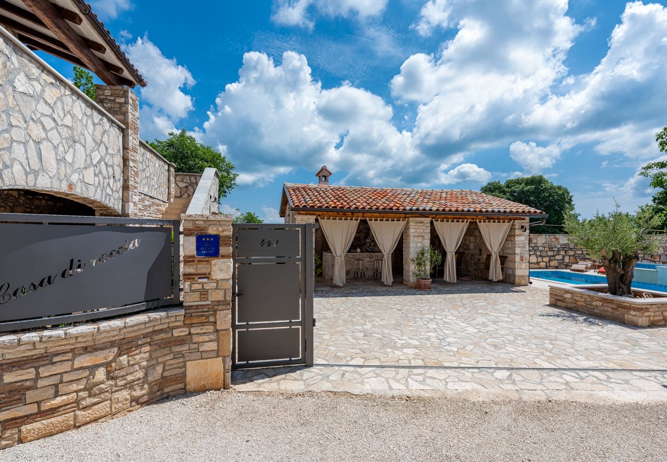 Villa in Marcana - Villa Casa di Roccia for 8 people in Central Istria - pet friendly with heated pool & jacuzzi