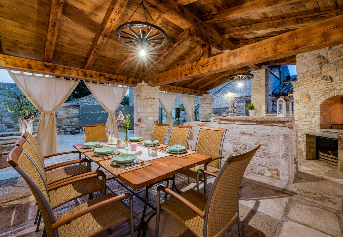 Villa in Marcana - Villa Casa di Roccia for 8 people in Central Istria - pet friendly with heated pool & jacuzzi