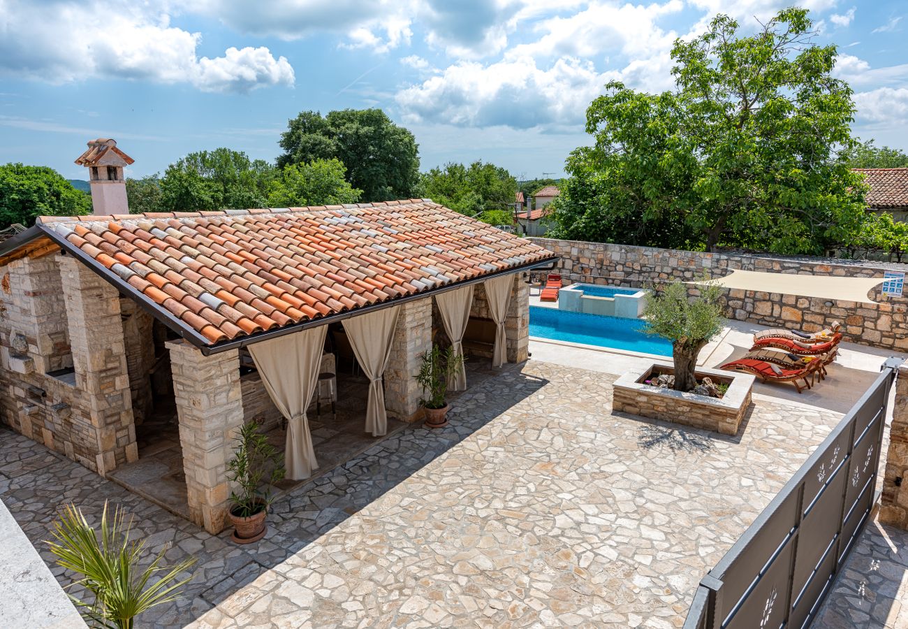 Villa in Marcana - Villa Casa di Roccia for 8 people in Central Istria - pet friendly with heated pool & jacuzzi