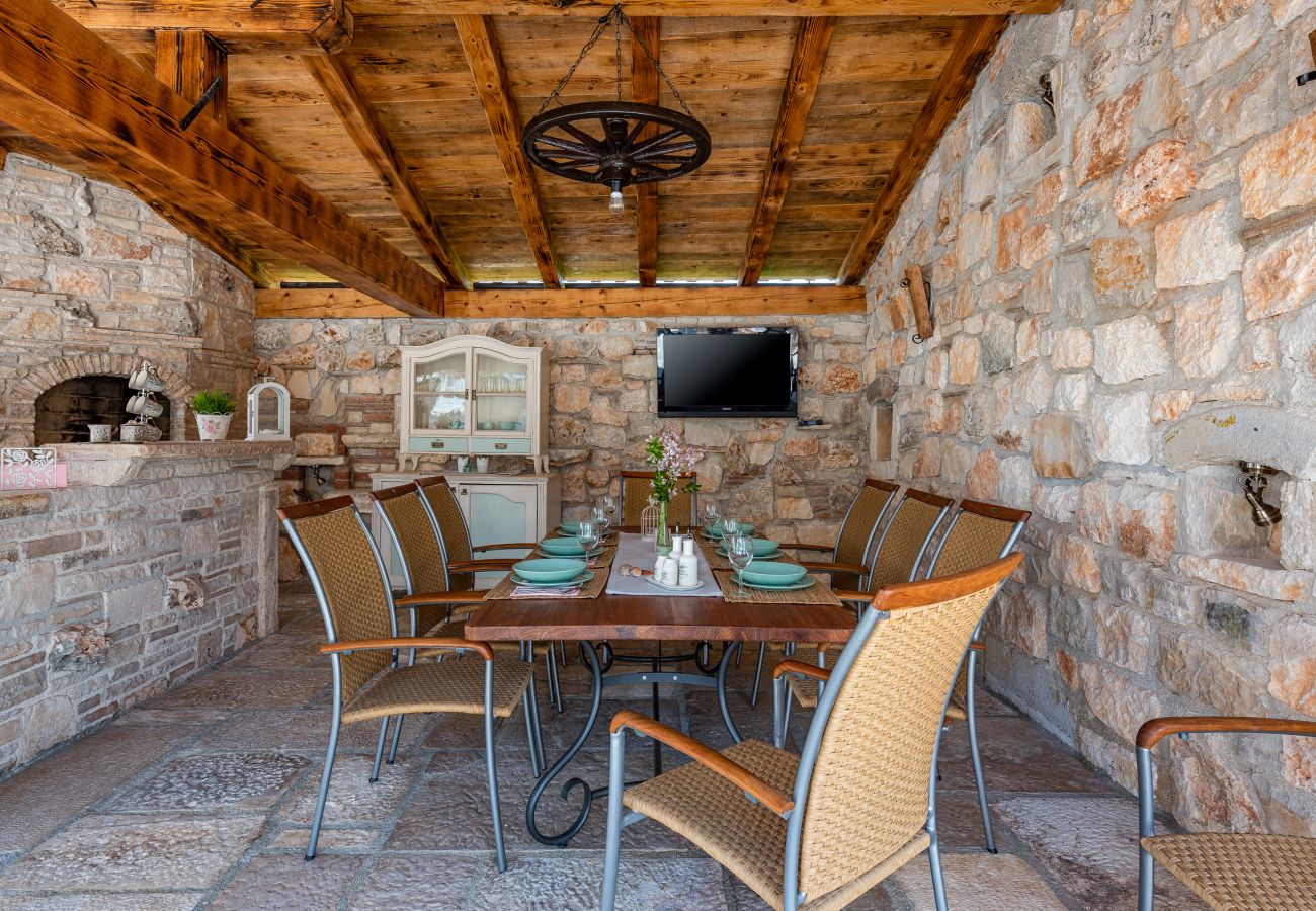 Villa in Marcana - Villa Casa di Roccia for 8 people in Central Istria - pet friendly with heated pool & jacuzzi