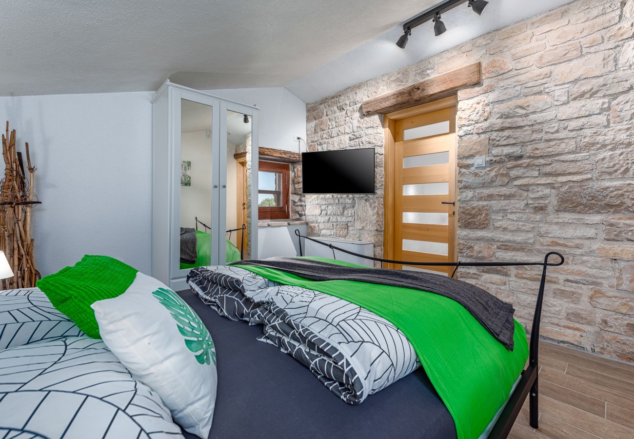 Villa in Marcana - Villa Casa di Roccia for 8 people in Central Istria - pet friendly with heated pool & jacuzzi