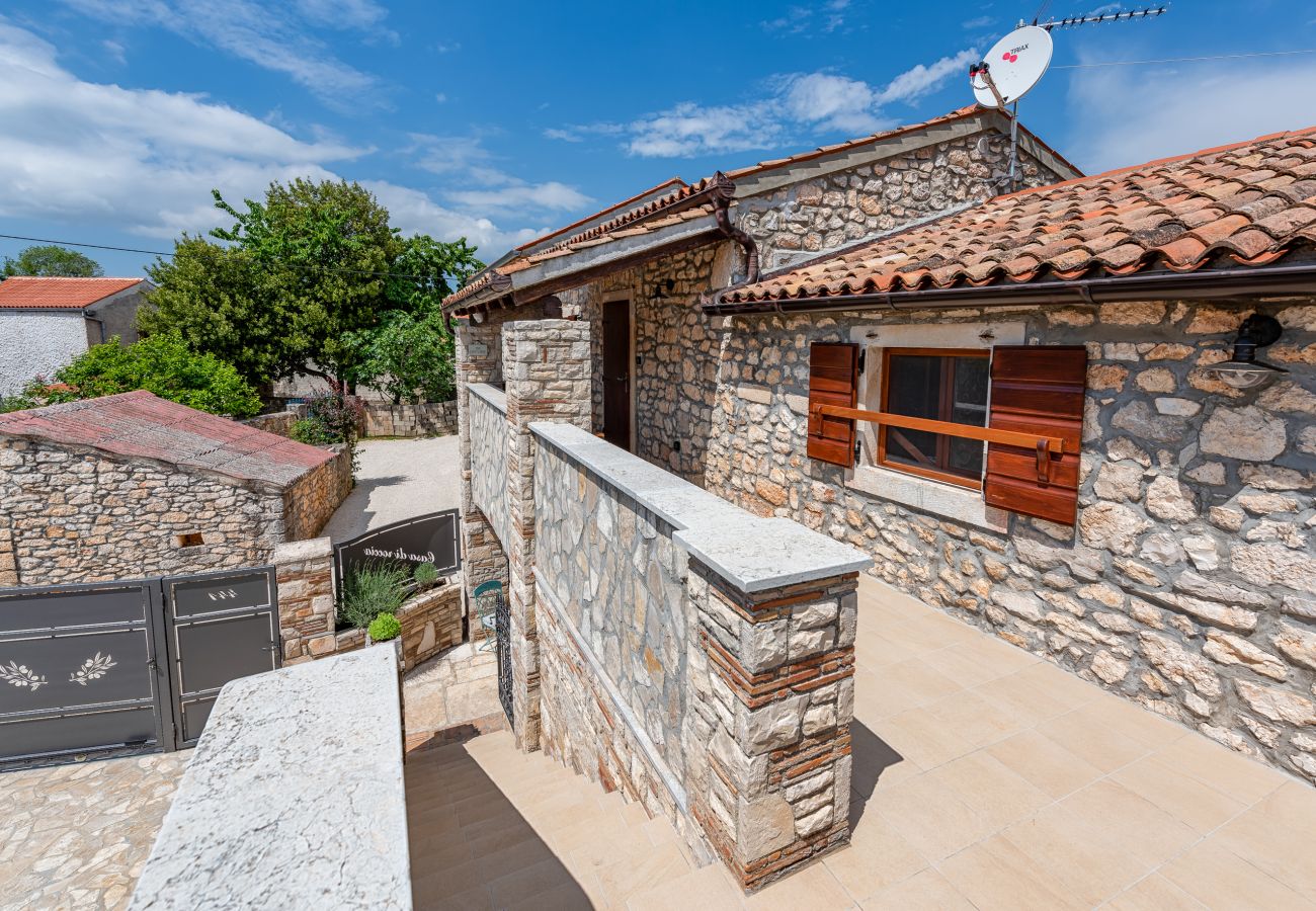 Villa in Marcana - Villa Casa di Roccia for 8 people in Central Istria - pet friendly with heated pool & jacuzzi