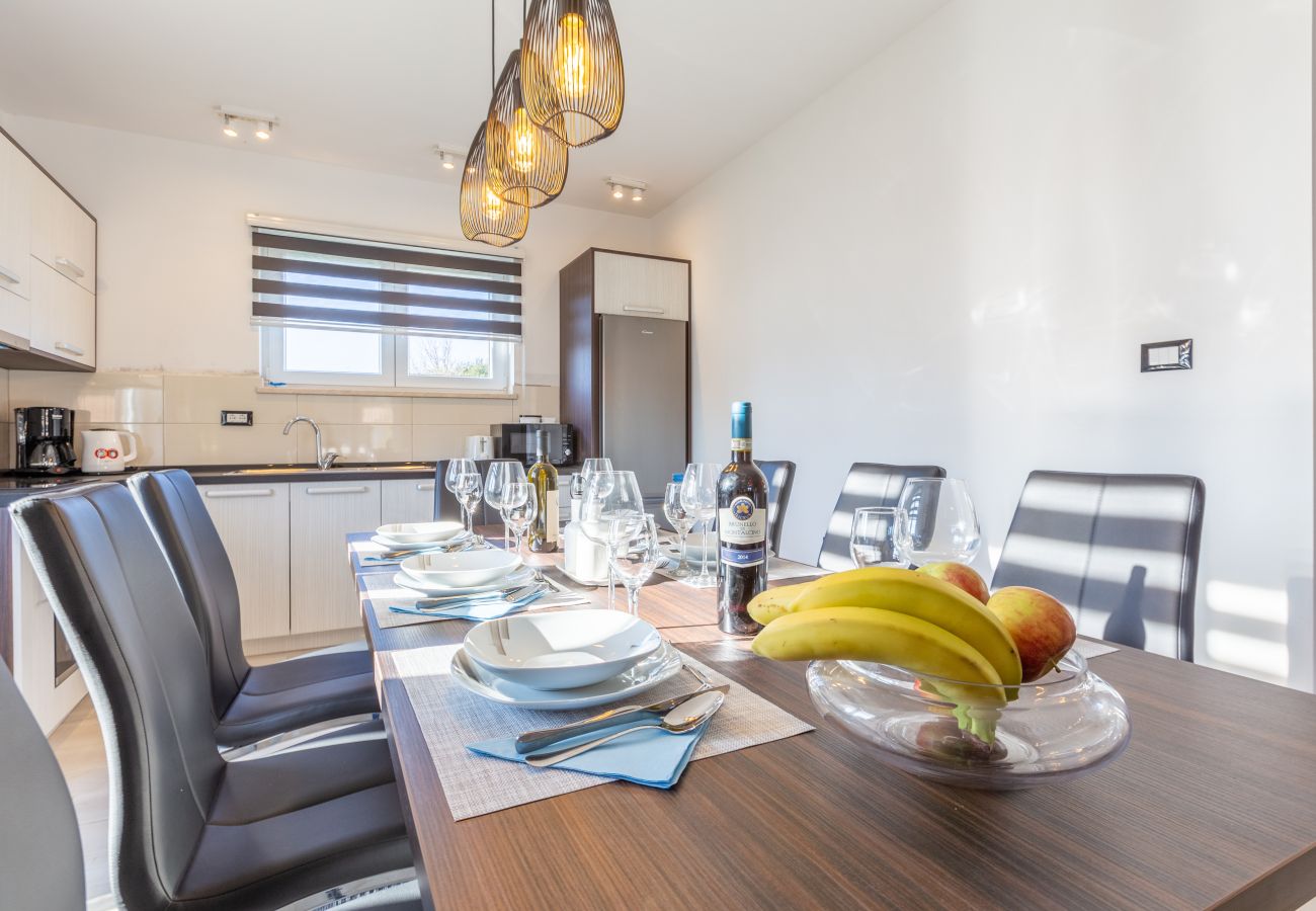 Villa in Šišan - Villa Alba Bianca near Pula for 6 people with children playground and wellness