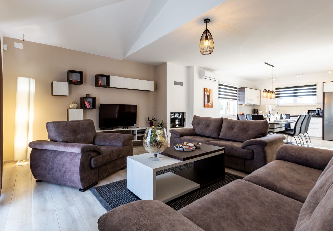 Villa in Šišan - Villa Alba Rossa near Pula for 6 people with private 50 m2 pool only 1 km from the beach