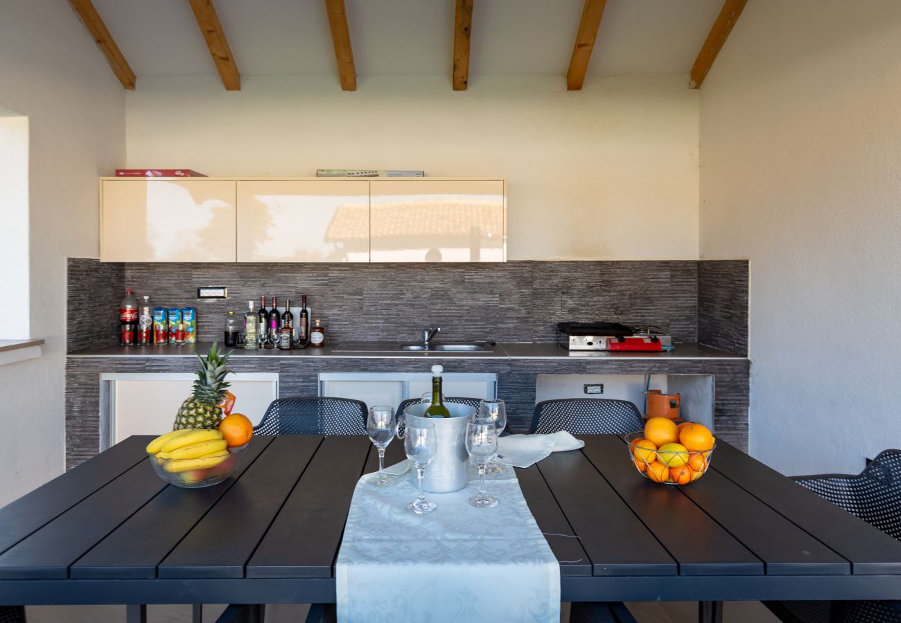 Villa in Šišan - Villa Alba Rossa near Pula for 6 people with private 50 m2 pool only 1 km from the beach