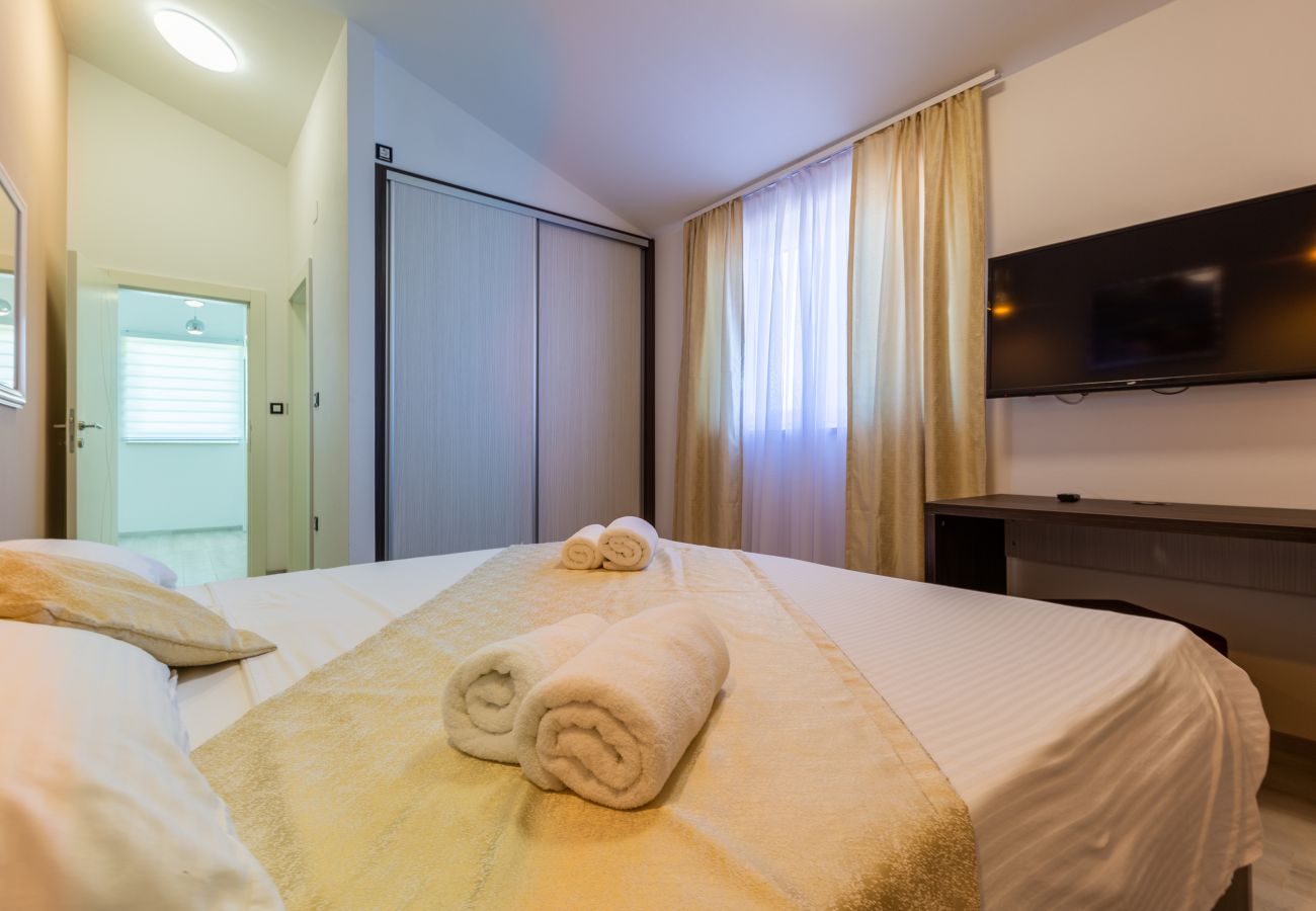 Villa in Šišan - Villa Alba Rossa near Pula for 6 people with private 50 m2 pool only 1 km from the beach