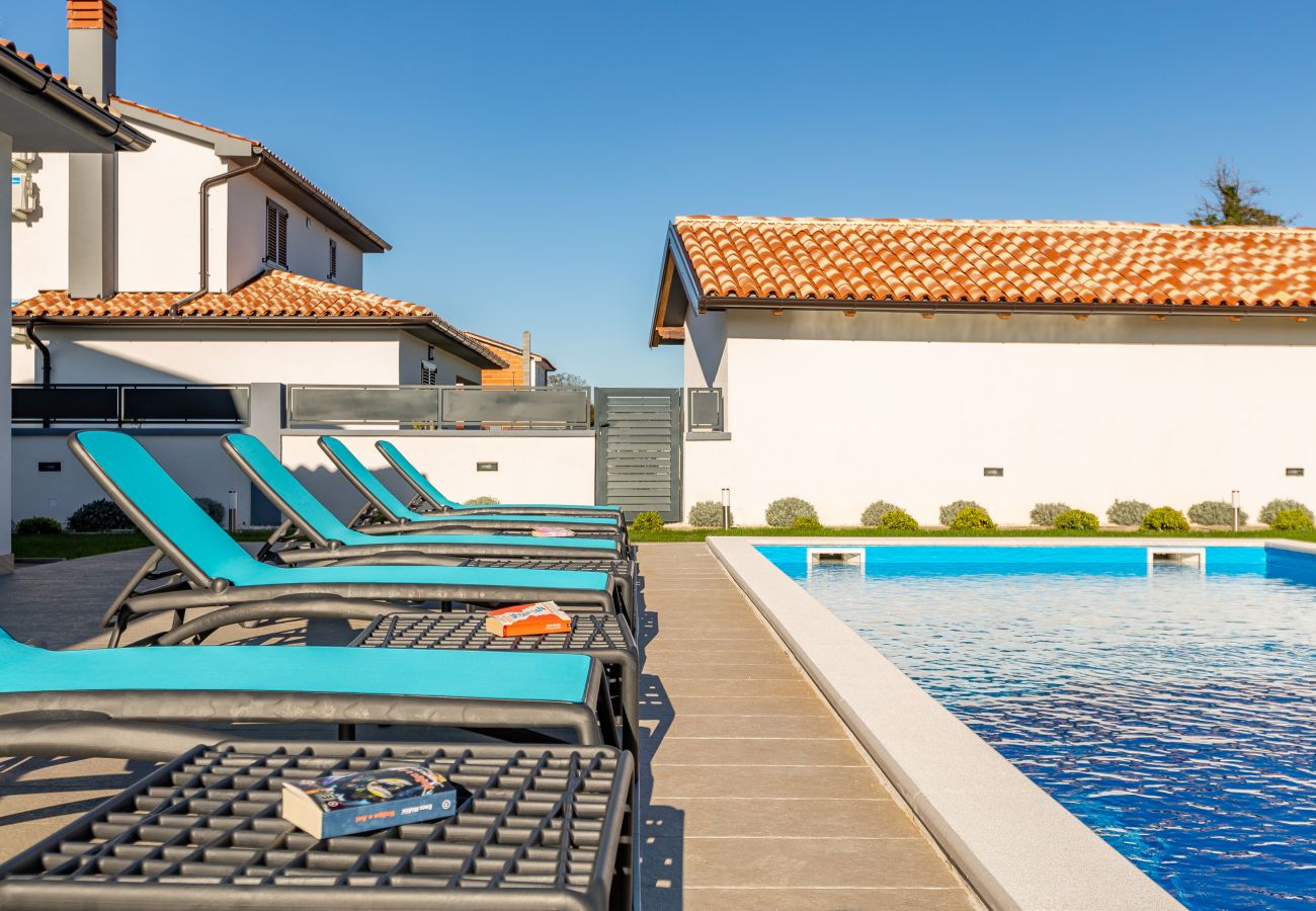 Villa in Šišan - Villa Alba Rossa near Pula for 6 people with private 50 m2 pool only 1 km from the beach