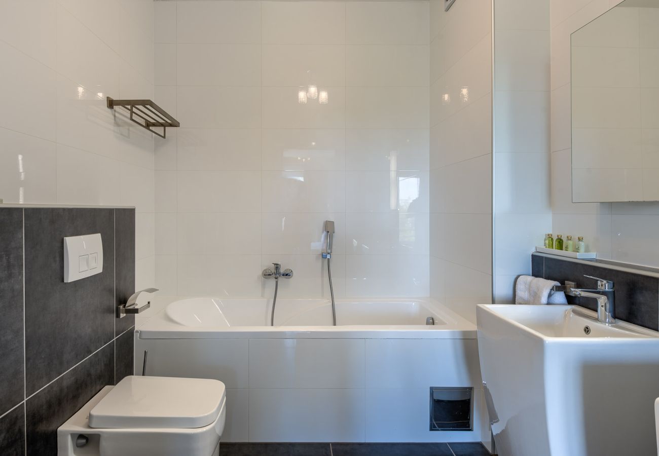 Villa in Juršici - Villa LaDominika for 14 people with wellness, tennis court, 50 m2 heated pool in Central Istria