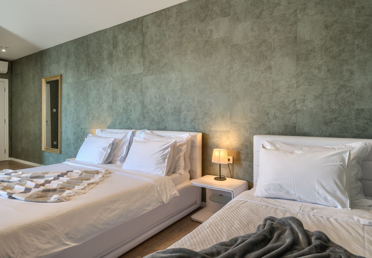 Villa in Juršici - Villa LaDominika for 14 people with wellness, tennis court, 50 m2 heated pool in Central Istria
