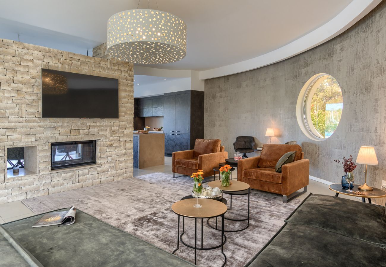 Villa in Juršici - Villa LaDominika for 14 people with wellness, tennis court, 50 m2 heated pool in Central Istria