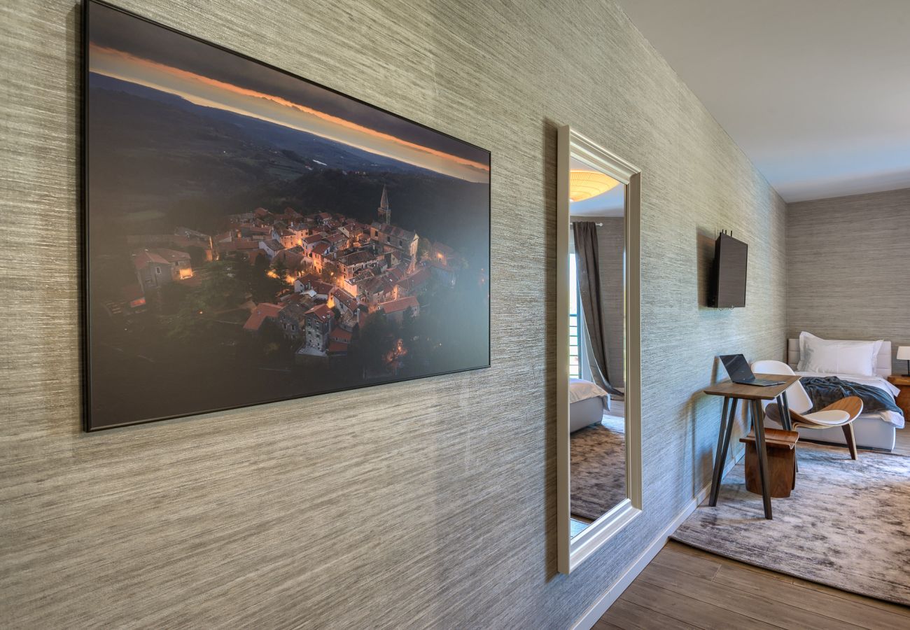 Villa in Juršici - Villa LaDominika for 14 people with wellness, tennis court, 50 m2 heated pool in Central Istria