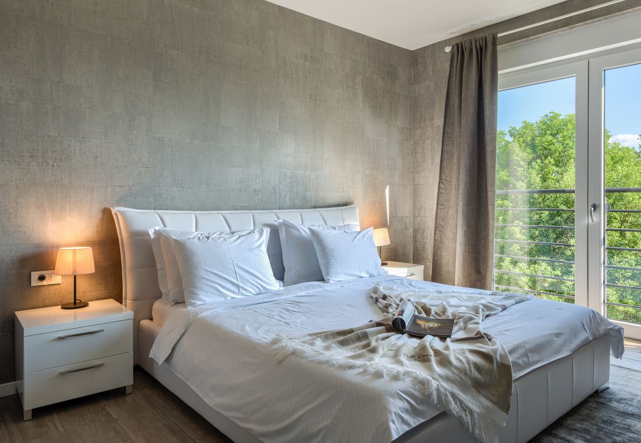 Villa in Juršici - Villa LaDominika for 14 people with wellness, tennis court, 50 m2 heated pool in Central Istria