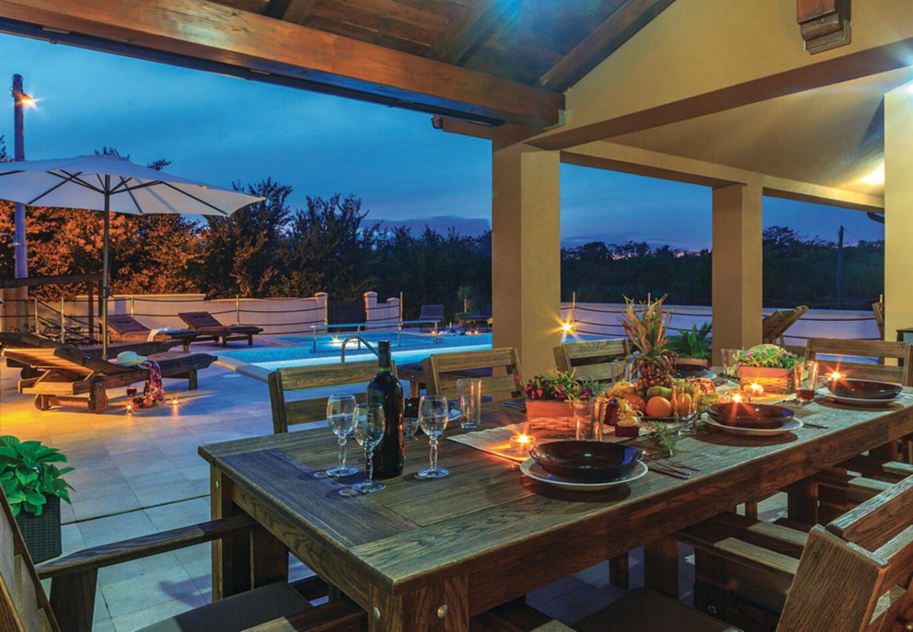 Villa in Filipana - Casa Filipana for 8 people near Pula with volleyball pitch and children playground