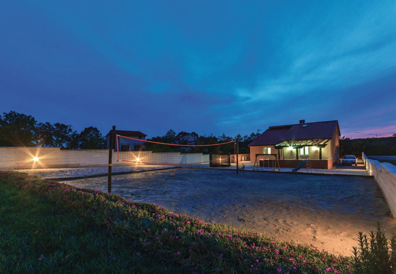 Villa in Filipana - Casa Filipana for 8 people near Pula with volleyball pitch and children playground