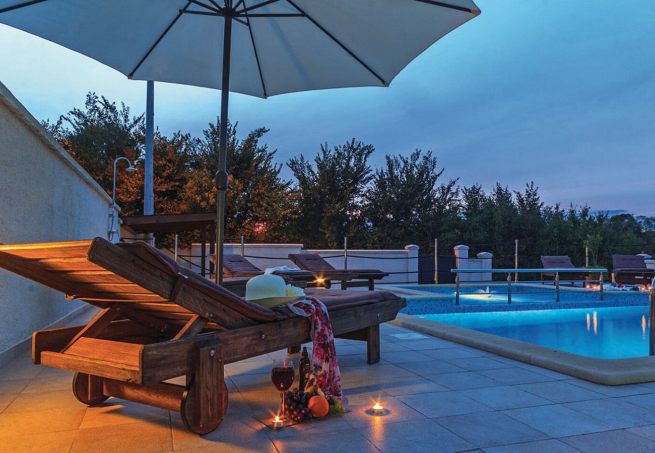 Villa in Filipana - Casa Filipana for 8 people near Pula with volleyball pitch and children playground
