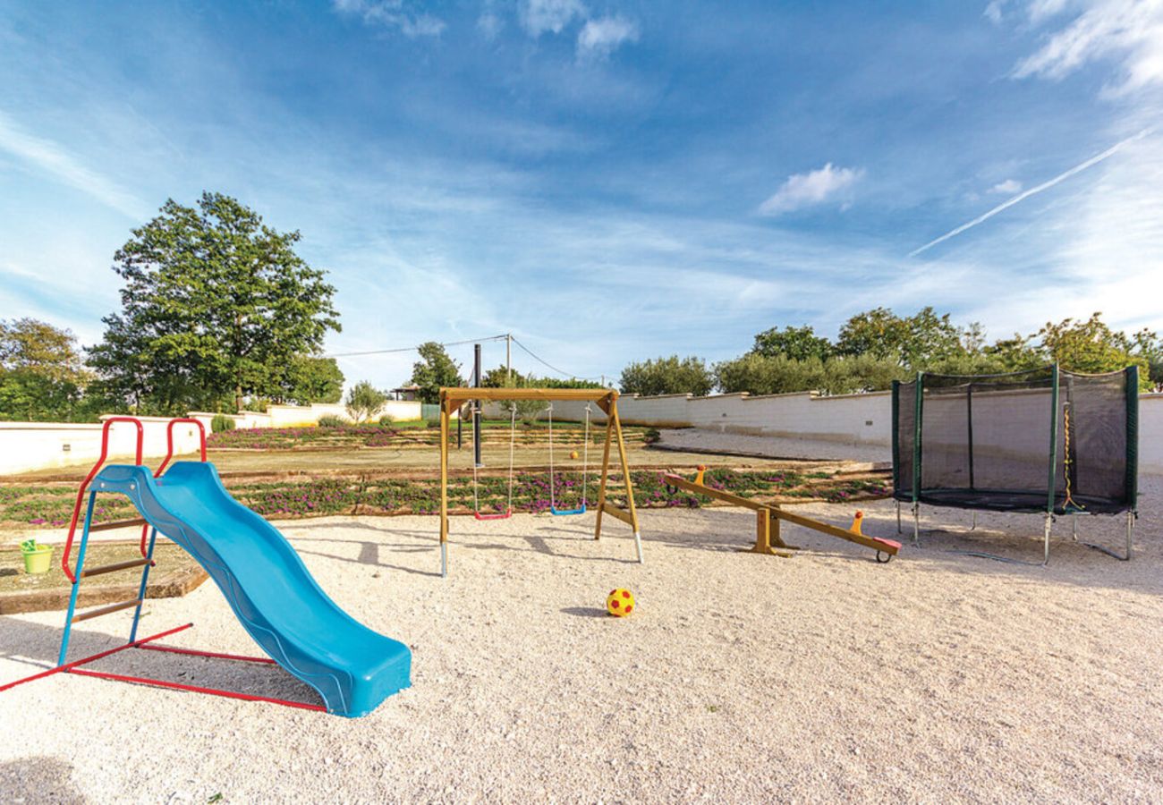 Villa in Filipana - Casa Filipana for 8 people near Pula with volleyball pitch and children playground