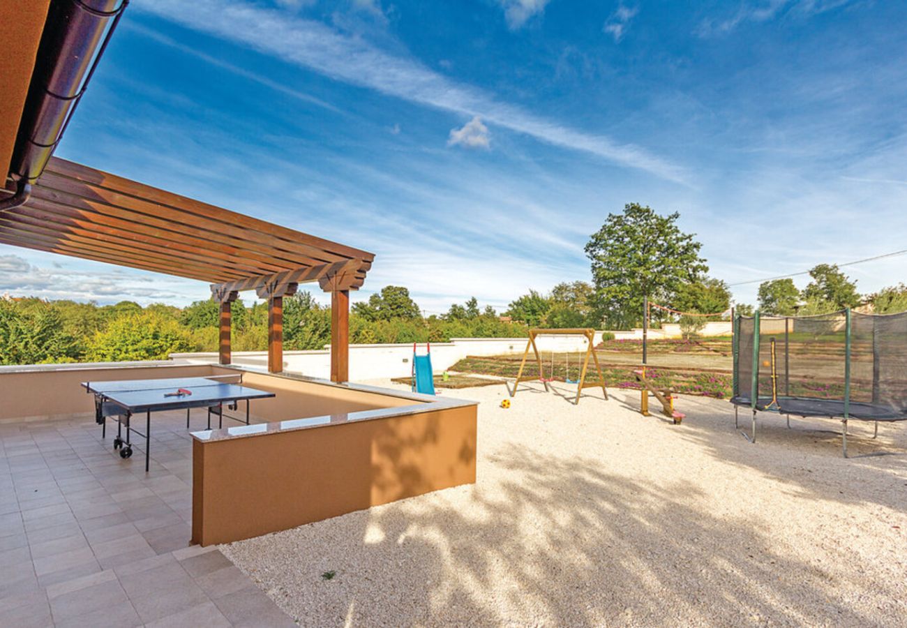 Villa in Filipana - Casa Filipana for 8 people near Pula with volleyball pitch and children playground