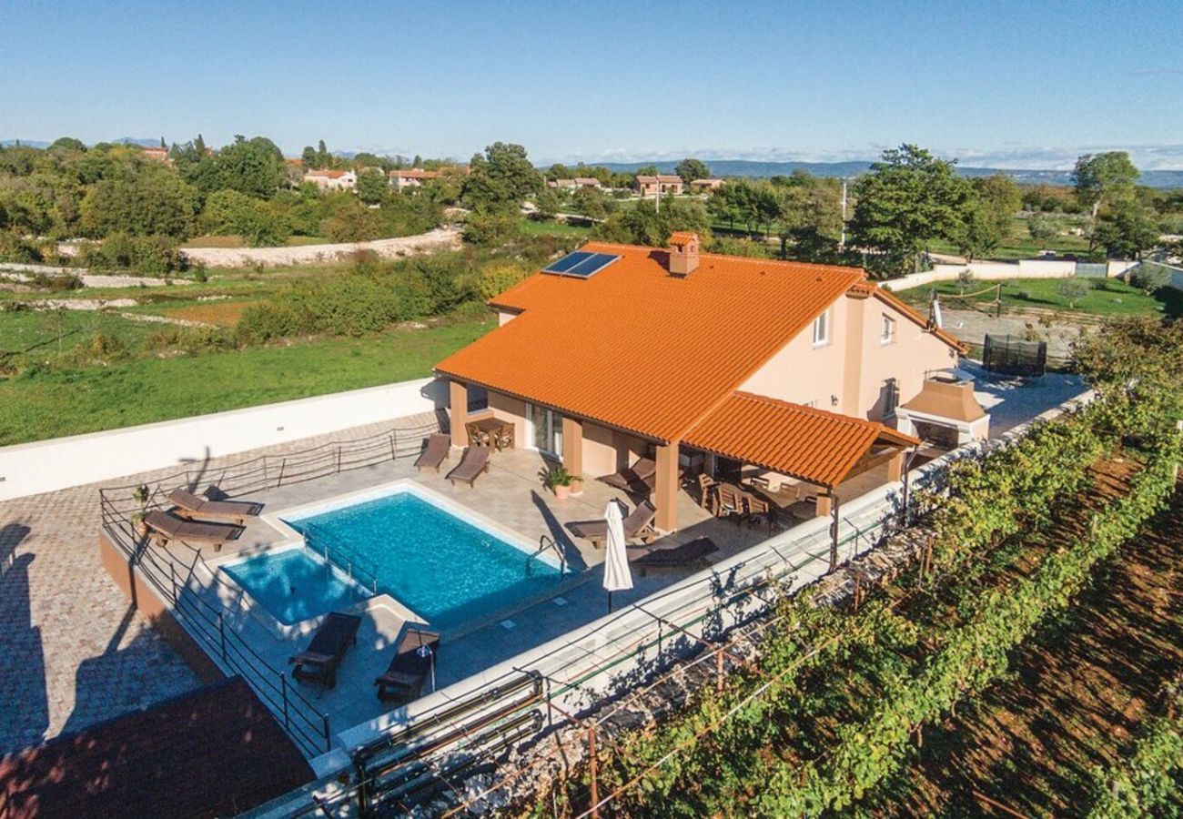 Villa in Filipana - Casa Filipana for 8 people near Pula with volleyball pitch and children playground