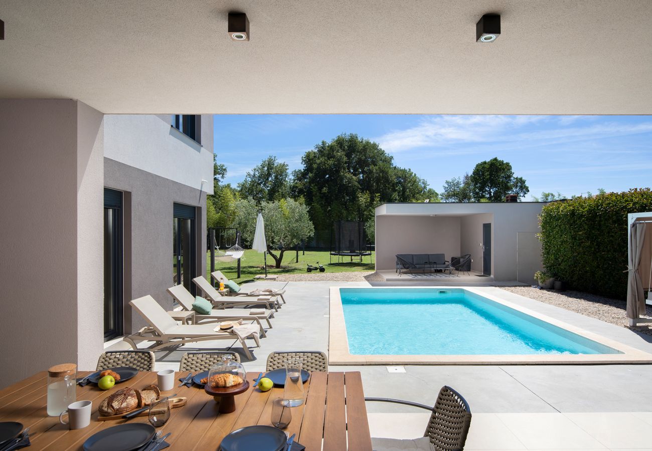 Villa in Gajana - Villa Median for 10 people with sea view, kids playground & pet friendly - only 3 km from beach 