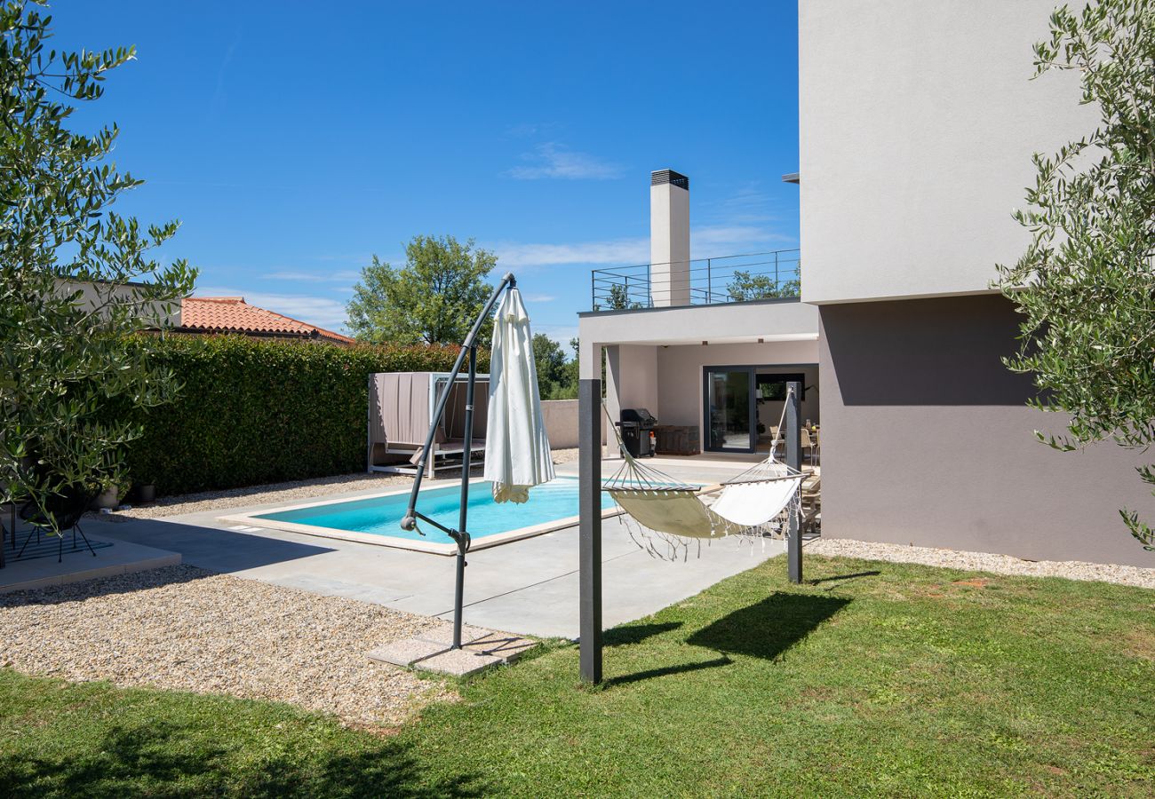 Villa in Gajana - Villa Median for 10 people with sea view, kids playground & pet friendly - only 3 km from beach 