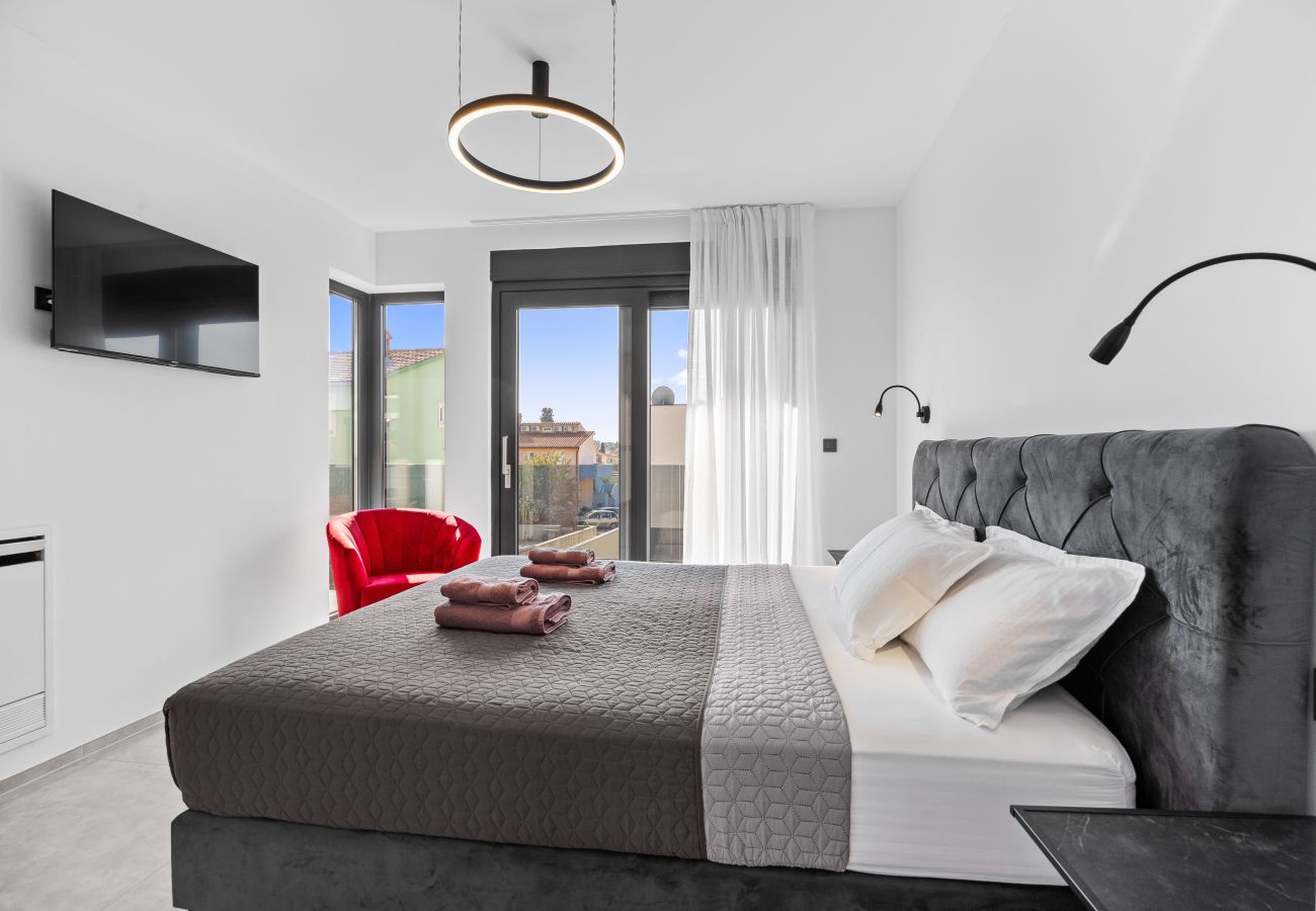 Villa in Fažana - Villa Palatium III in Fažana for 8 people only 200 meters from the sea with sauna & indoor-outside heated pool