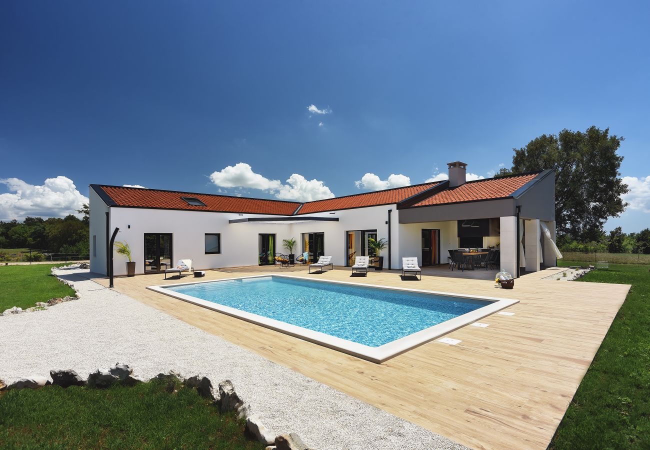 Villa in Hrboki - Villa Radola Residence only 3 km from beach for 6 people with private pool & large garden
