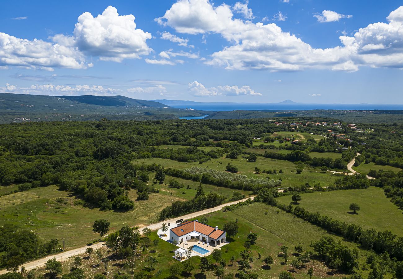 Villa in Hrboki - Villa Radola Residence only 3 km from beach for 6 people with private pool & large garden