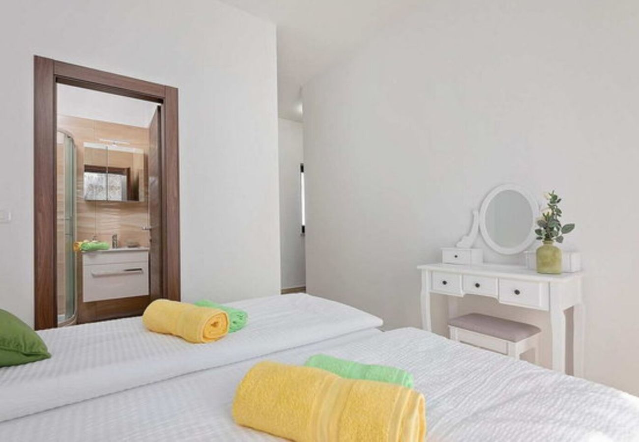 Villa in Labin - Villa Milica near Labin for 8 people with private pool & kids playground - pet friendly