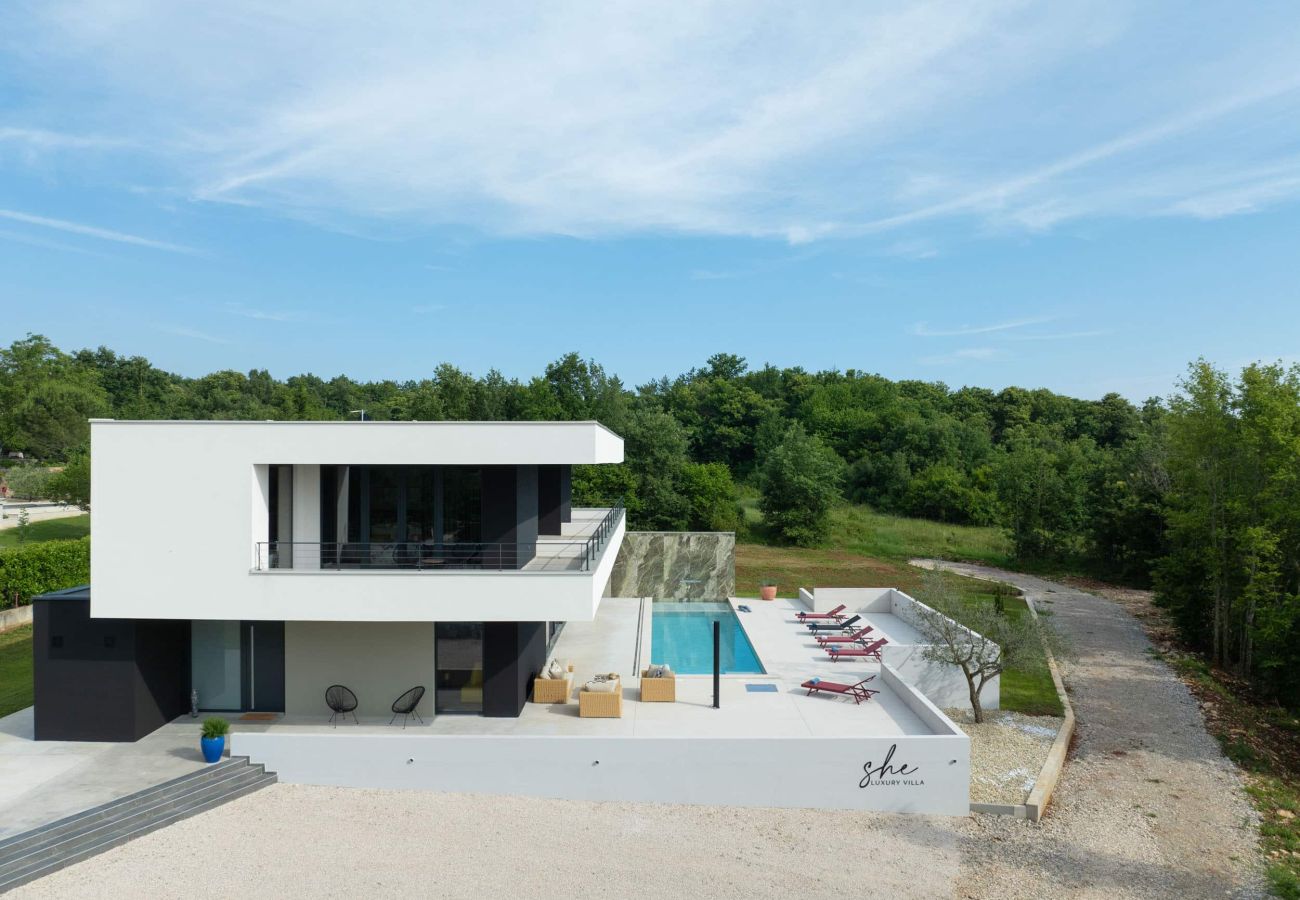 Villa in Šterna - Luxury Villa She for 6 people with 61 m2 private pool, kids playground & sport activities on-side