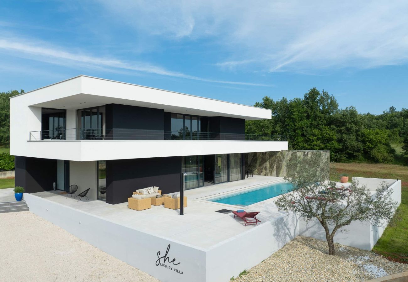 Villa in Šterna - Luxury Villa She for 6 people with 61 m2 private pool, kids playground & sport activities on-side