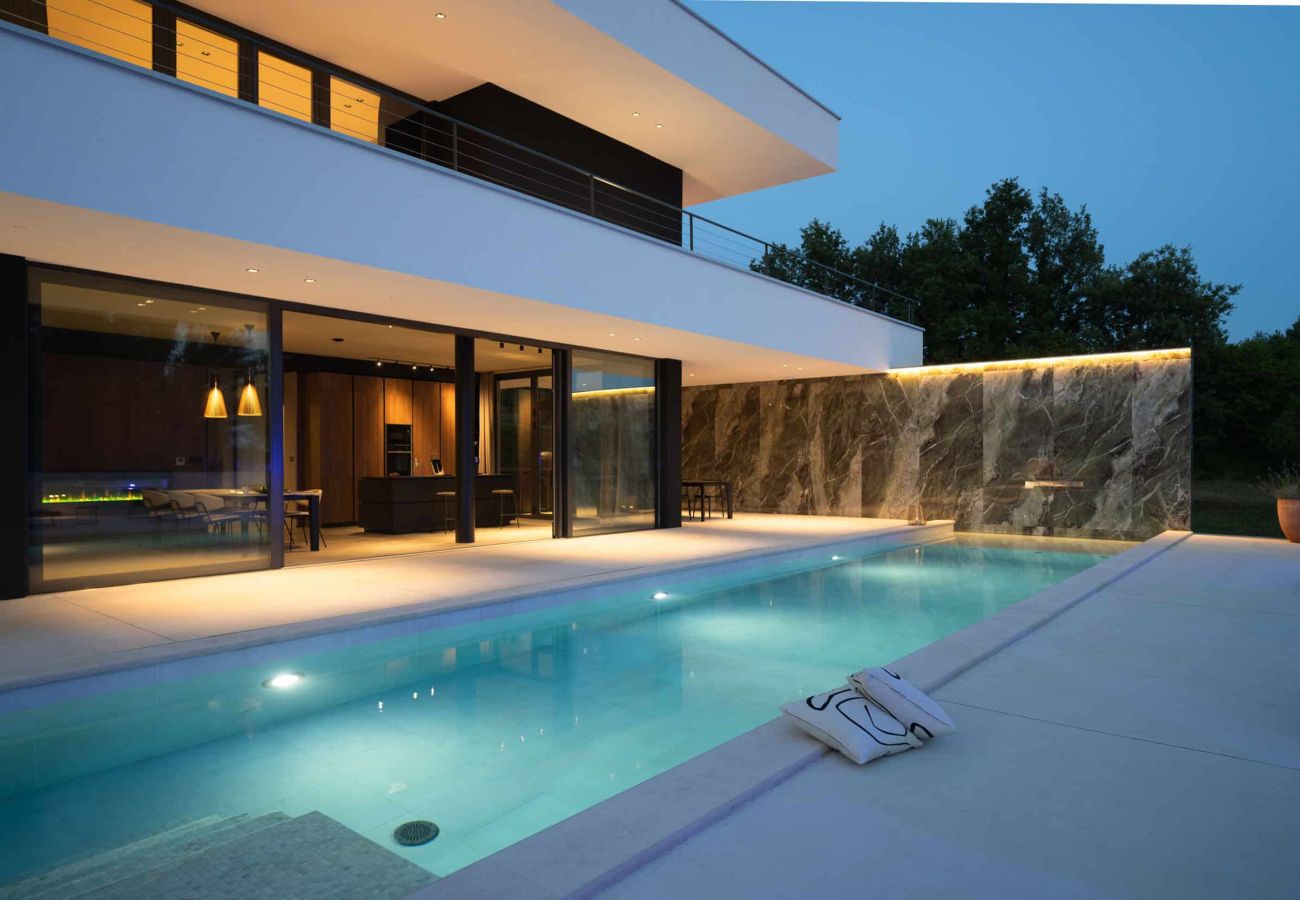 Villa in Šterna - Luxury Villa She for 6 people with 61 m2 private pool, kids playground & sport activities on-side