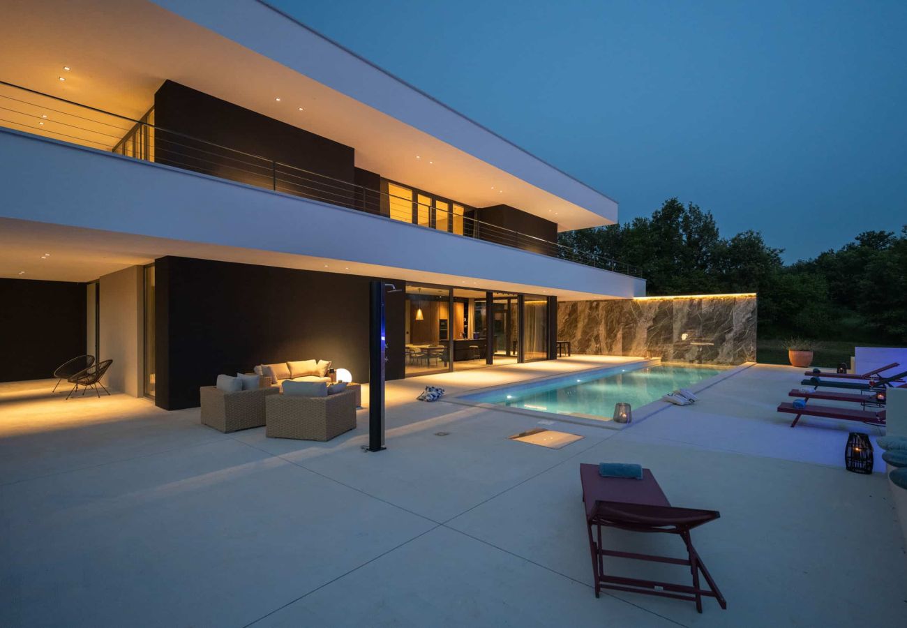 Villa in Šterna - Luxury Villa She for 6 people with 61 m2 private pool, kids playground & sport activities on-side