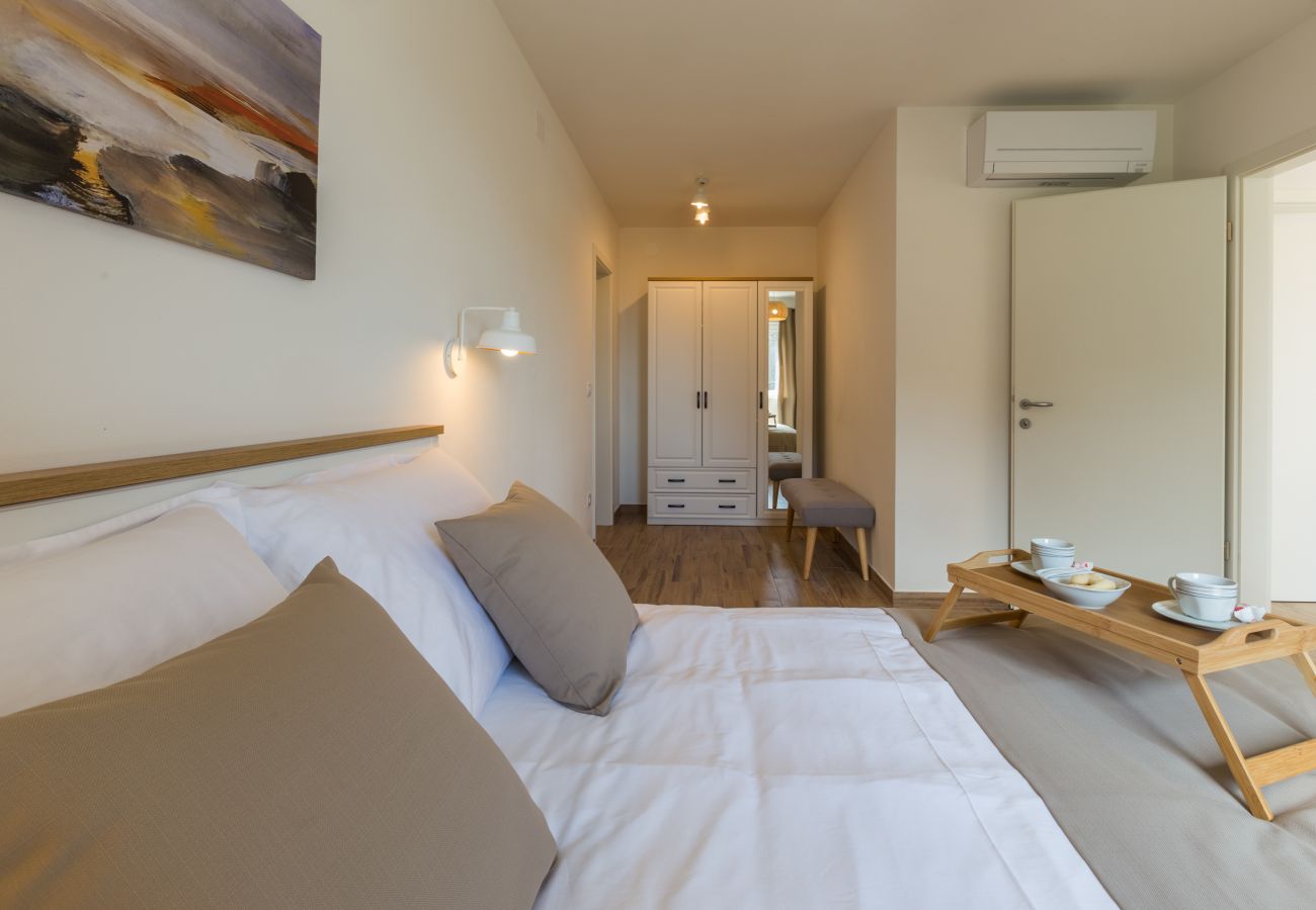 Villa in Krasica - Villa Skraline for 6 people near Umag with salt-water private pool & sea view