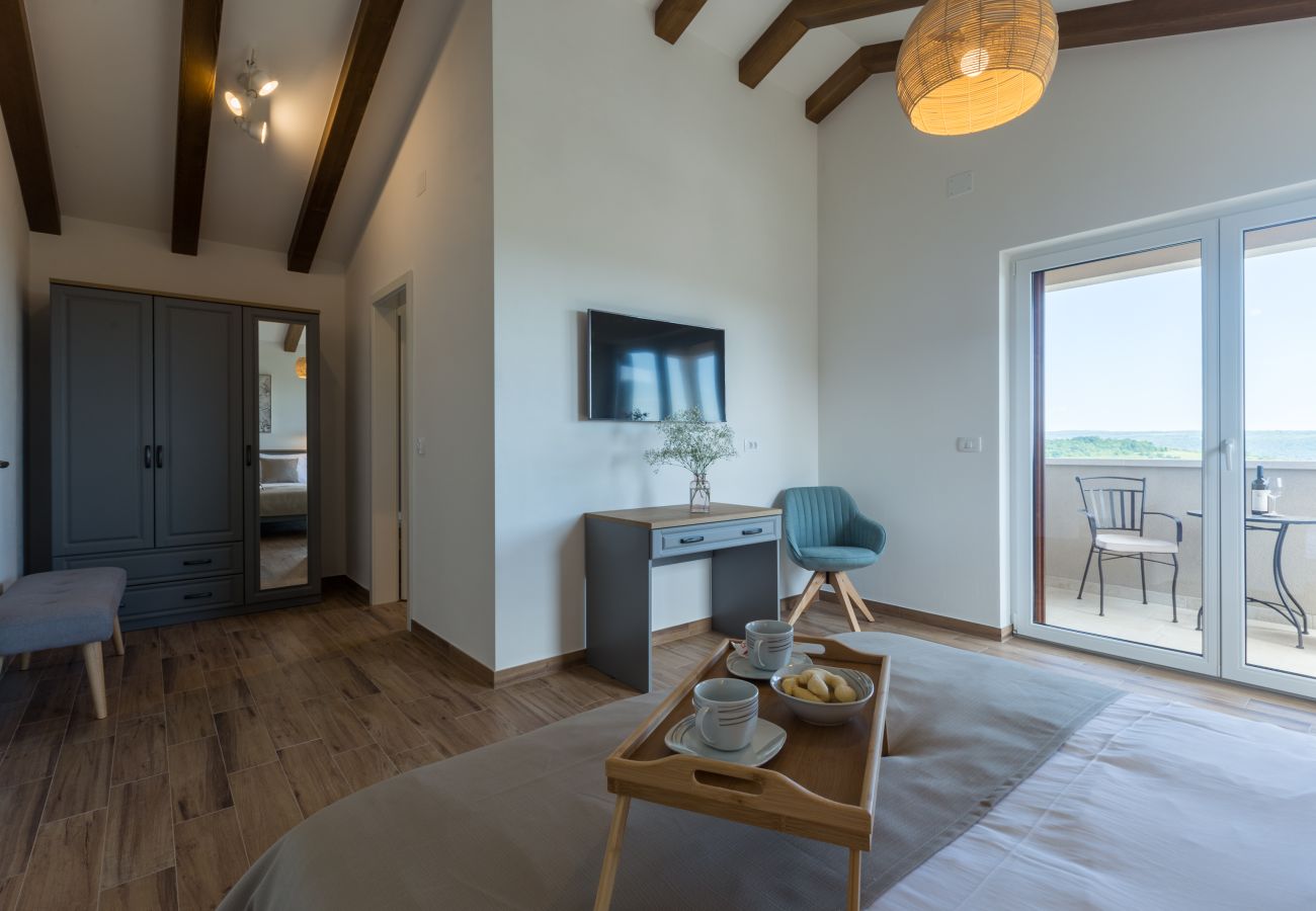 Villa in Krasica - Villa Skraline for 6 people near Umag with salt-water private pool & sea view