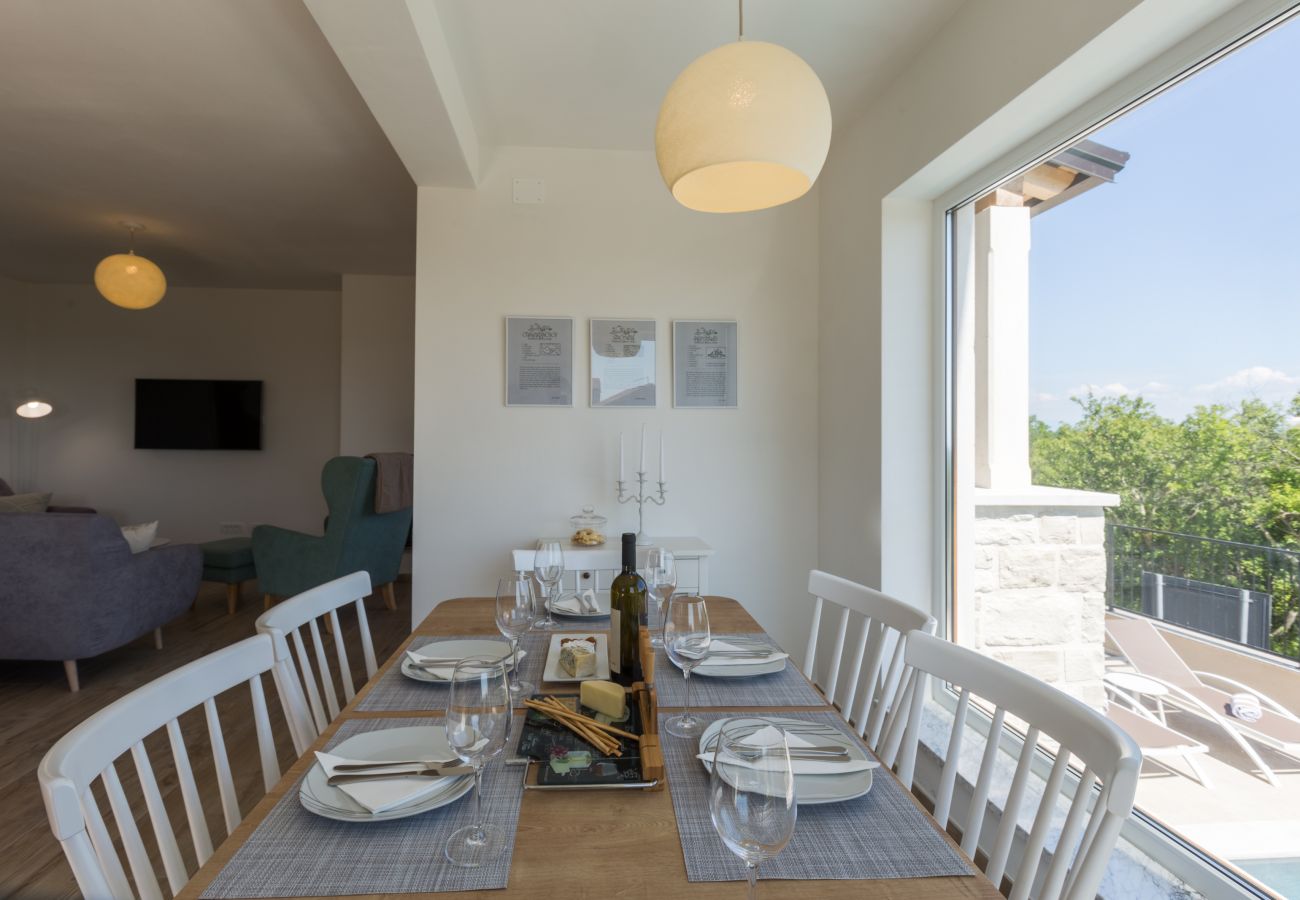 Villa in Krasica - Villa Skraline for 6 people near Umag with salt-water private pool & sea view