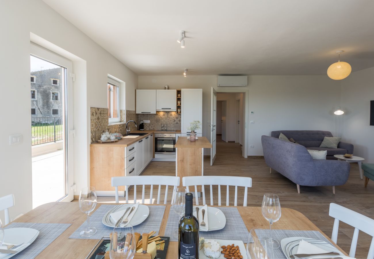 Villa in Krasica - Villa Skraline for 6 people near Umag with salt-water private pool & sea view