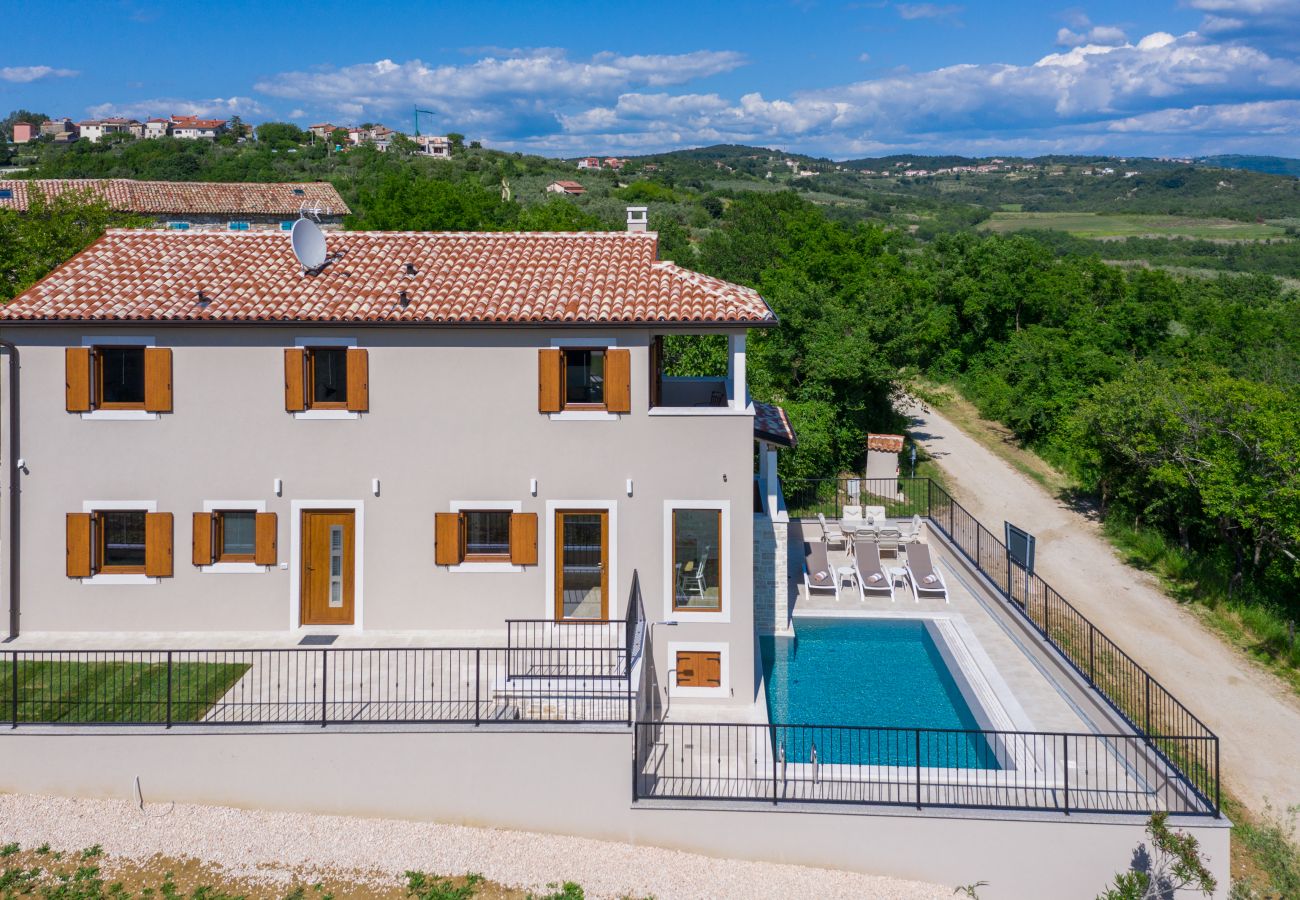 Villa in Krasica - Villa Skraline for 6 people near Umag with salt-water private pool & sea view