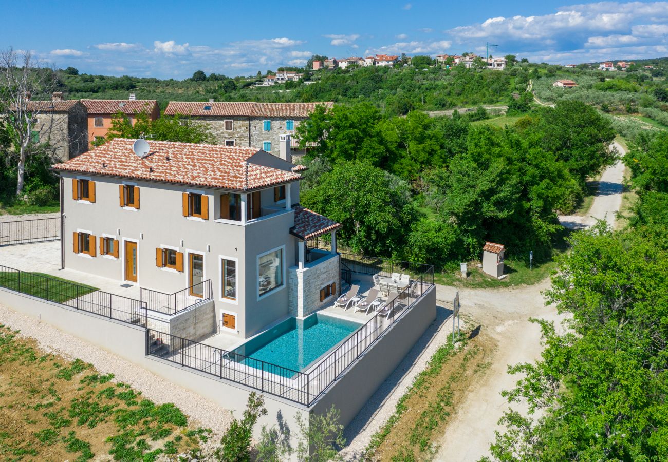 Villa in Krasica - Villa Skraline for 6 people near Umag with salt-water private pool & sea view