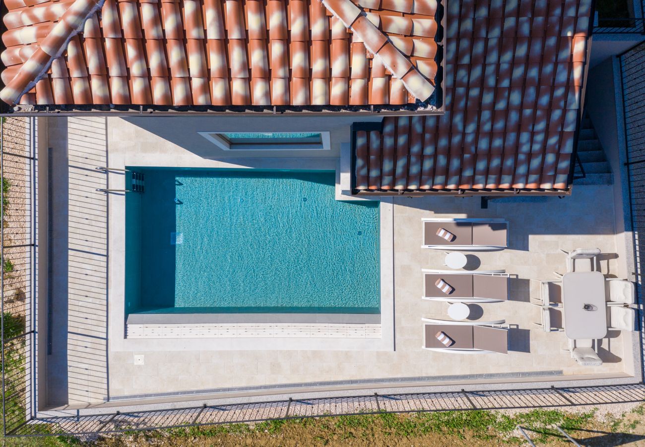 Villa in Krasica - Villa Skraline for 6 people near Umag with salt-water private pool & sea view
