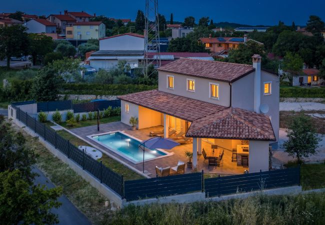 Villa in Rovinjsko Selo - Villa Terrana near Rovinj for 6 people with private pool 