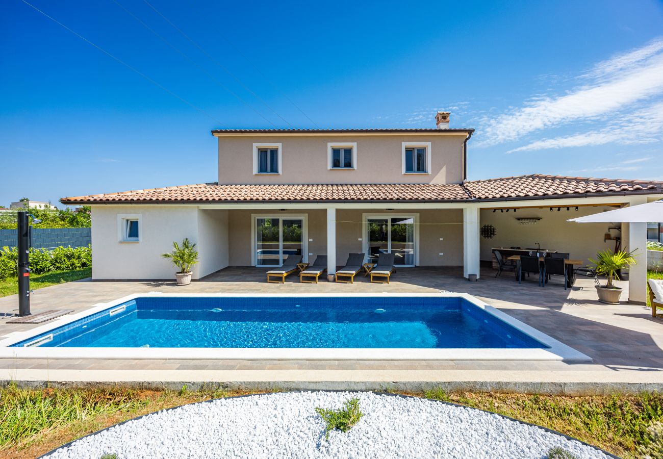 Villa in Rovinjsko Selo - Villa Terrana near Rovinj for 6 people with private pool 