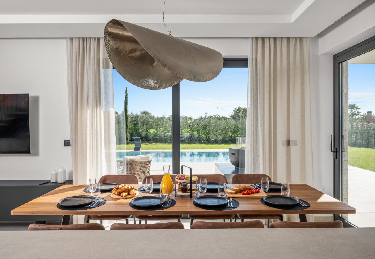 Villa in Anžici - Villa Asmoa for 8 people near Poreč with 45 m2 heated pool, wellness & sea view
