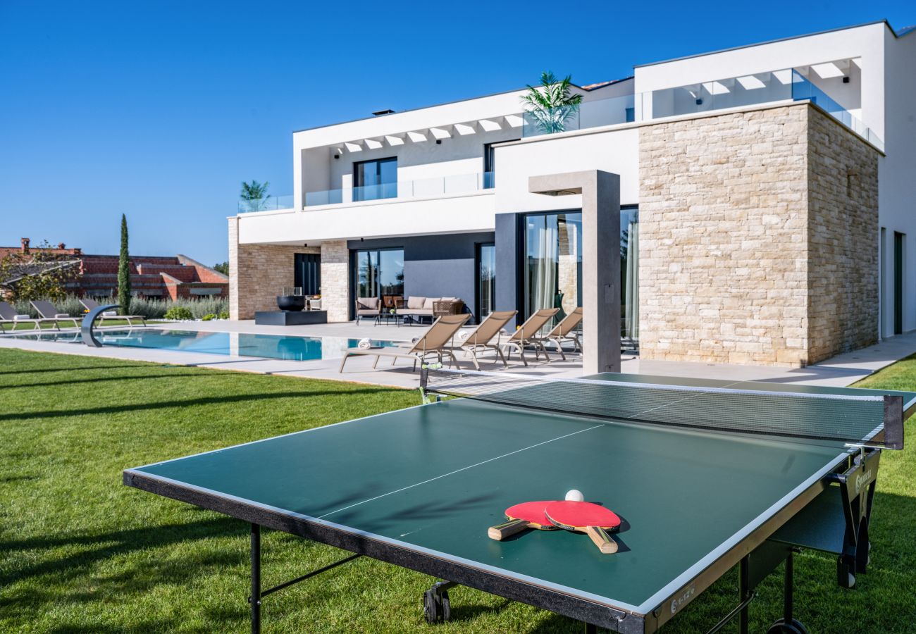 Villa in Anžici - Villa Asmoa for 8 people near Poreč with 45 m2 heated pool, wellness & sea view