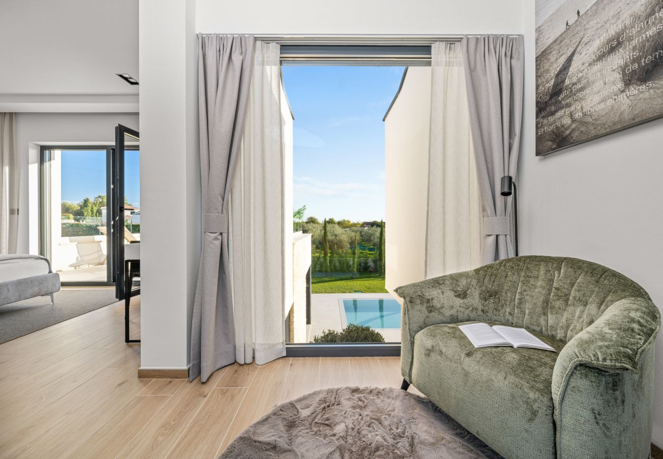 Villa in Anžici - Villa Asmoa for 8 people near Poreč with 45 m2 heated pool, wellness & sea view