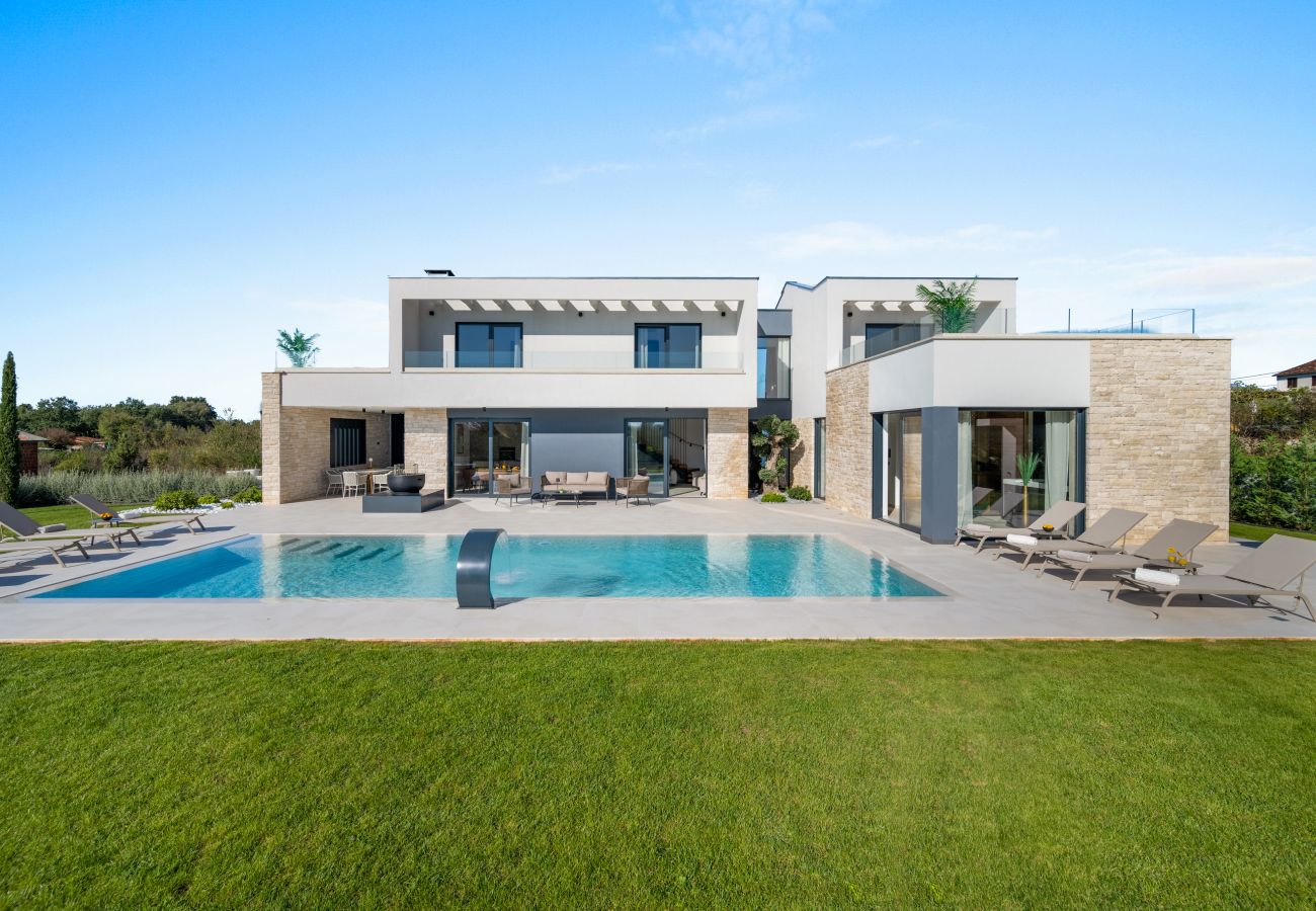 Villa in Anžici - Villa Asmoa for 8 people near Poreč with 45 m2 heated pool, wellness & sea view
