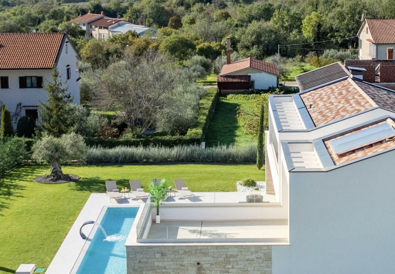 Villa in Anžici - Villa Asmoa for 8 people near Poreč with 45 m2 heated pool, wellness & sea view