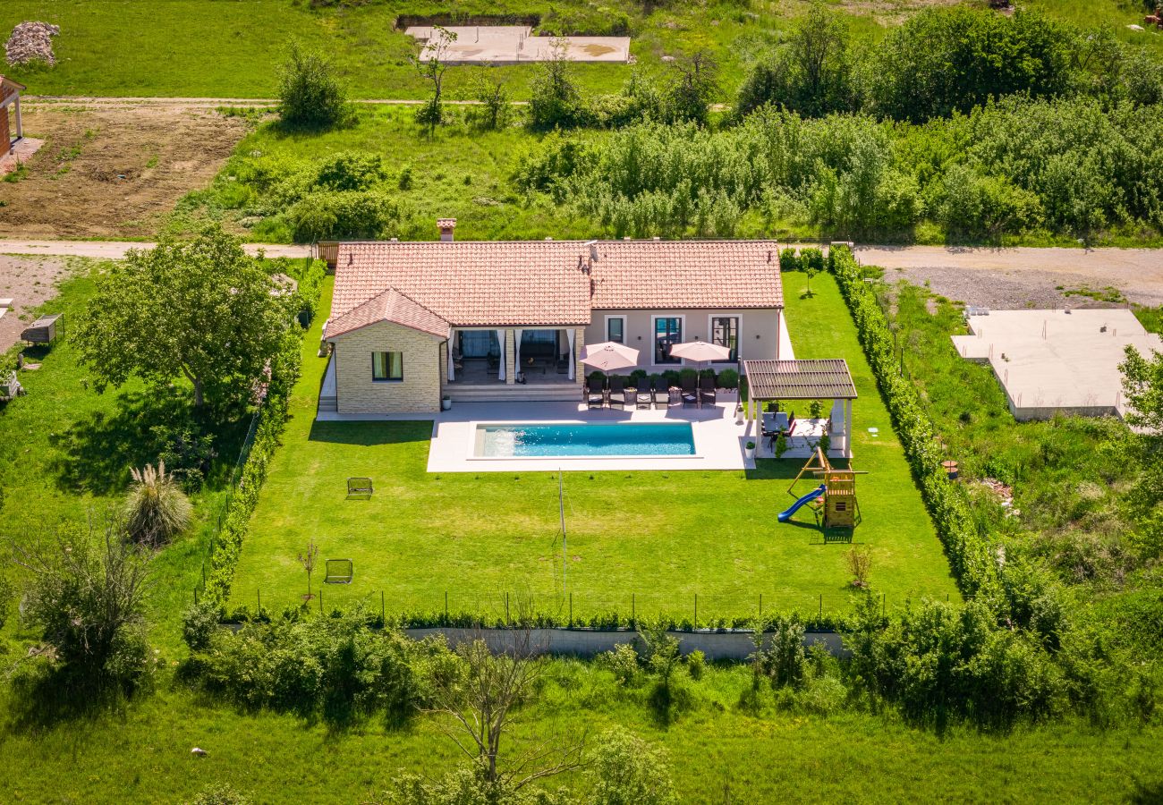 Villa in Kapelica - Villa Animo for 8 people near Labin - Rabac with private pool, children playground & beautiful garden