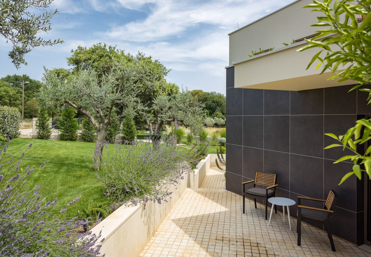 Villa in Banjole - Villa One Way for 8 people near Medulin with heated pool, kids playground & only 200 m from the beach