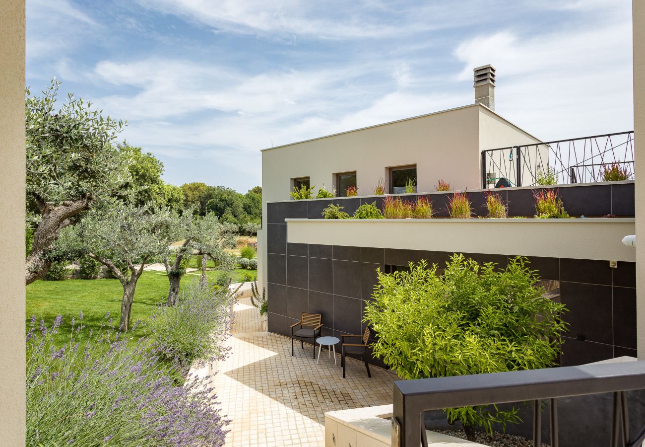 Villa in Banjole - Villa One Way for 8 people near Medulin with heated pool, kids playground & only 200 m from the beach