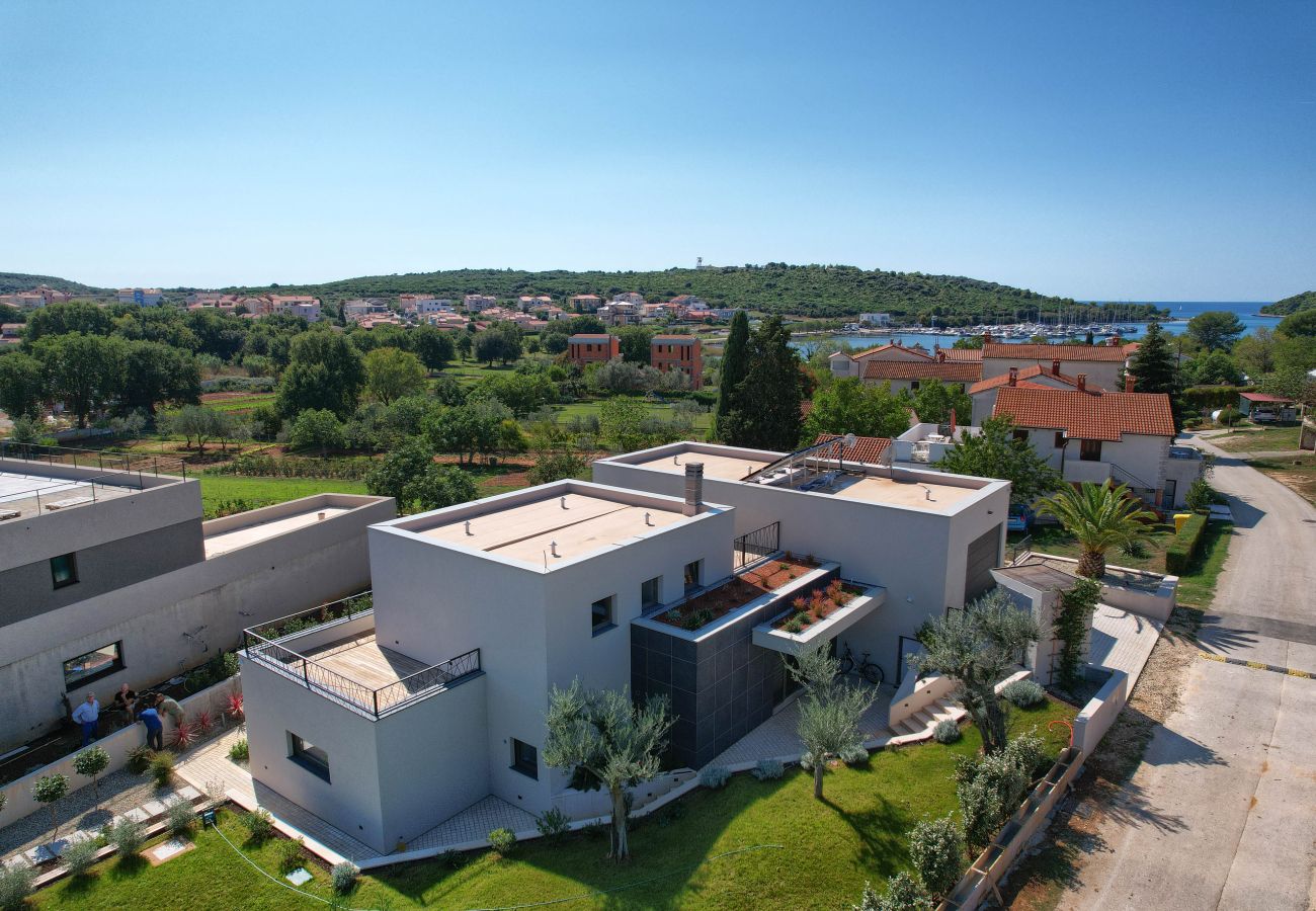 Villa in Banjole - Villa One Way for 8 people near Medulin with heated pool, kids playground & only 200 m from the beach